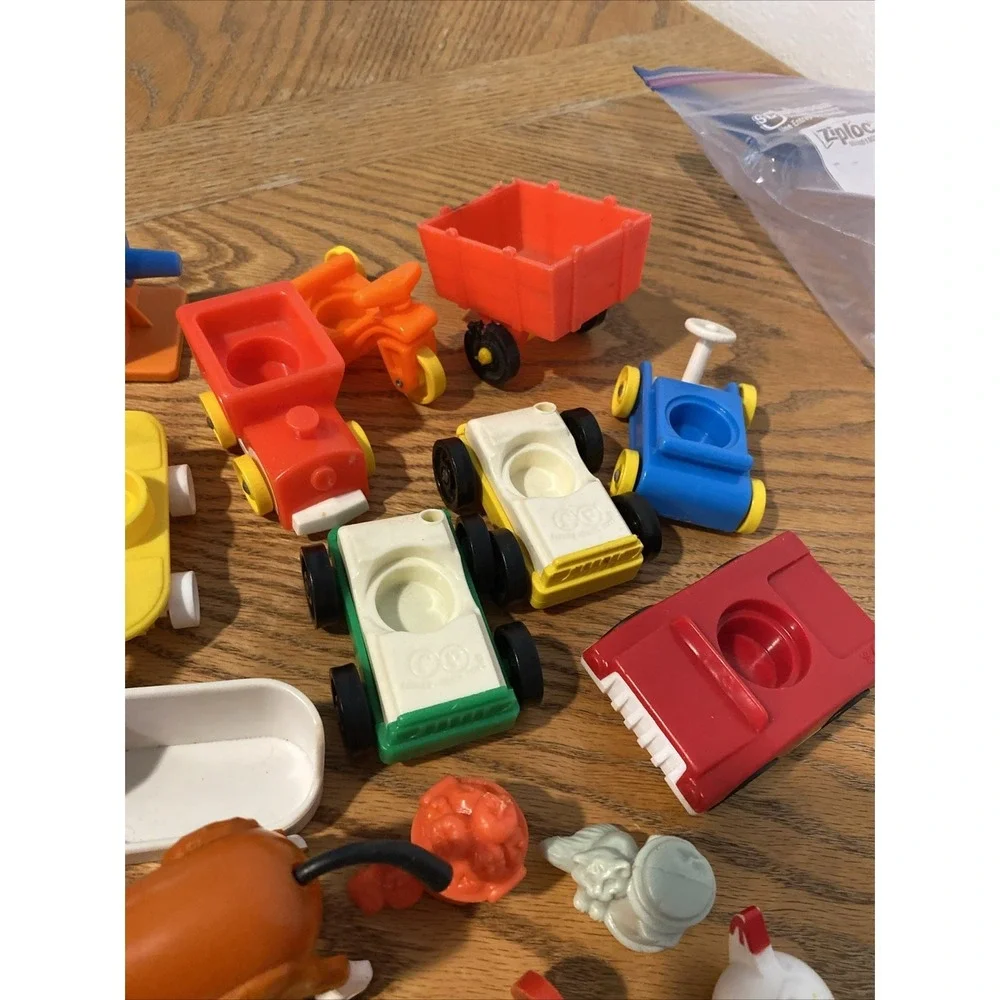 Vintage Fisher Price Little People Different Plastic People Furniture Rare HTF